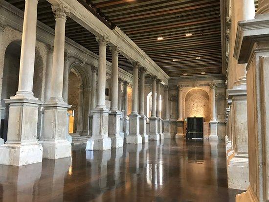 La Scuola grande della Misericordia a Venezia