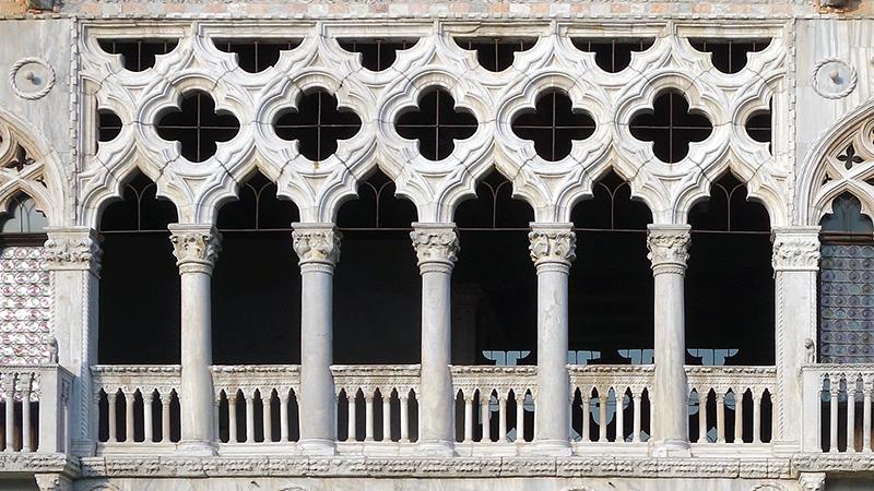 Ca' d'oro, la loggia centrale