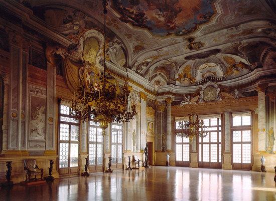 La sala da ballo di Ca' Rezzonico