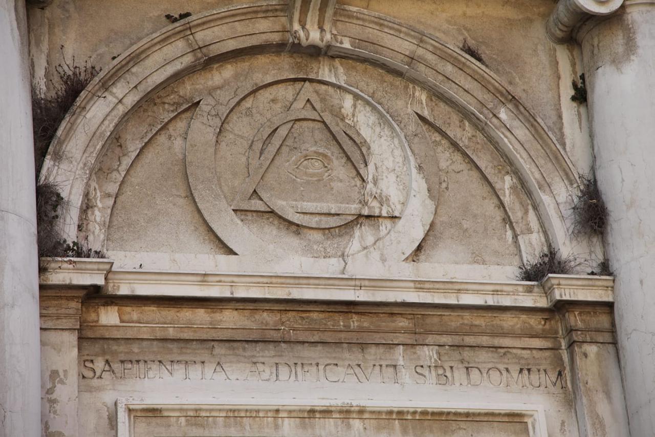 chiesa maddalena simboli