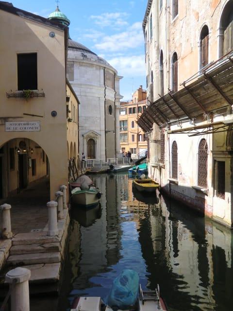 La chiesa della Maddalena vista dal canale