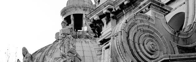 Chiesa Madonna Salute contrafforti a spirale