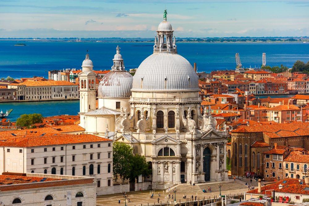 chiesa della madonna della salute vista da san marco