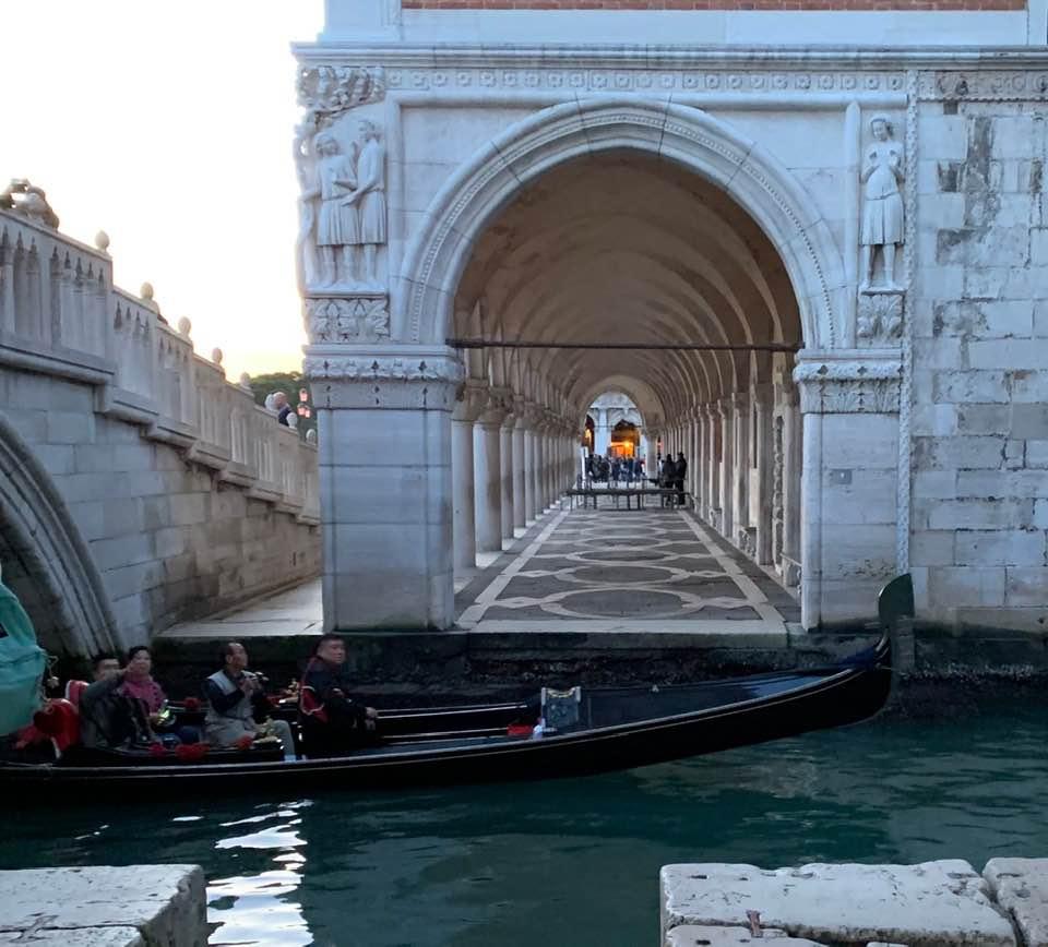 Colonnato di palazzo ducale di venezia