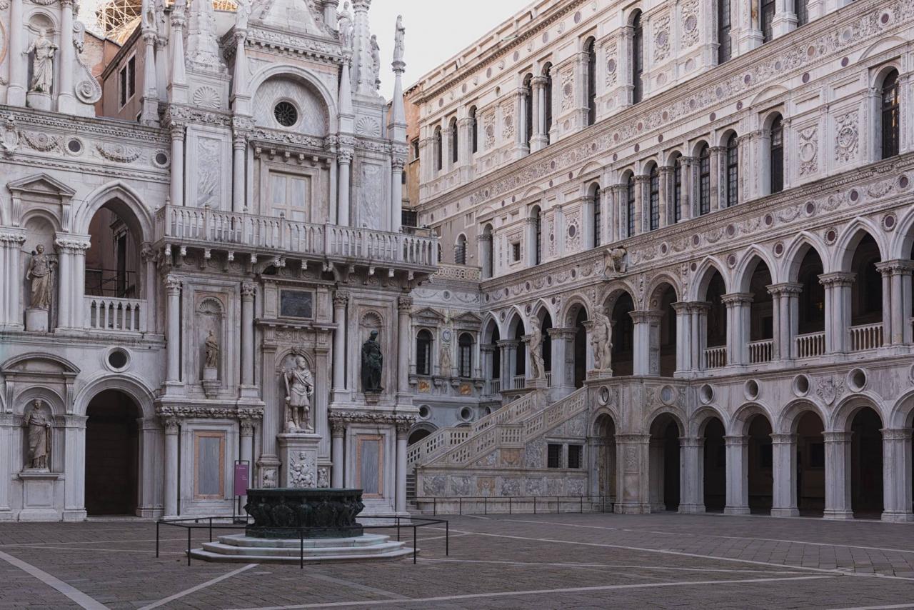 palazzo ducale cortile interno