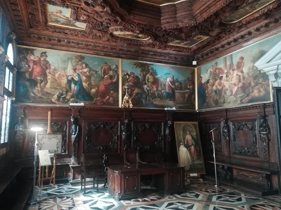 La sala dell'archivio, interessanti i pavimenti