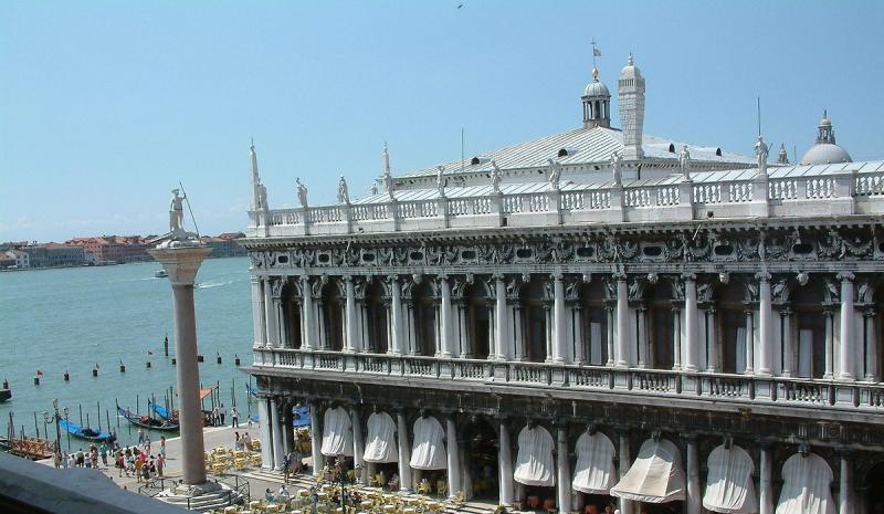 Foto della biblioteca marciana da Palazzo Ducale