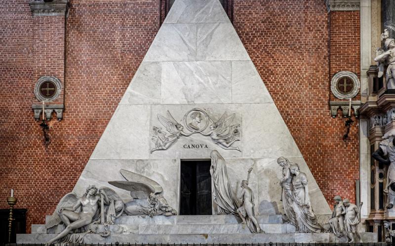 Basilica dei Frari: monumento funebre al Canova