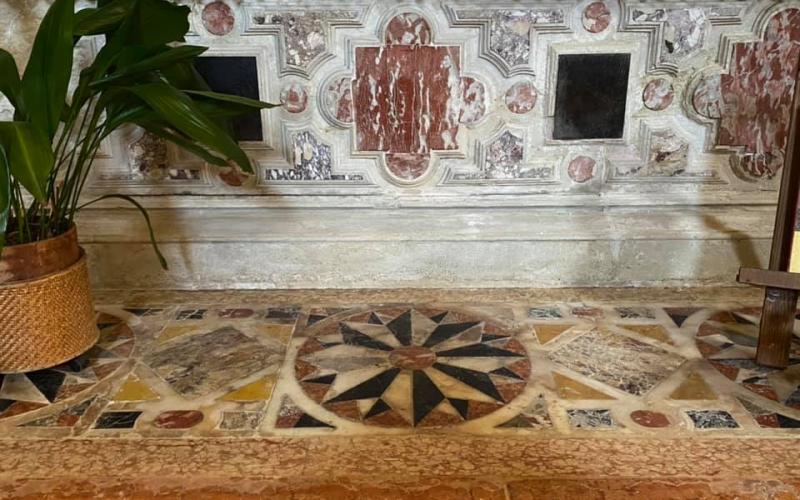 Chiesa dell'Arcangelo Raffaele, a Venezia, pavimenti altare