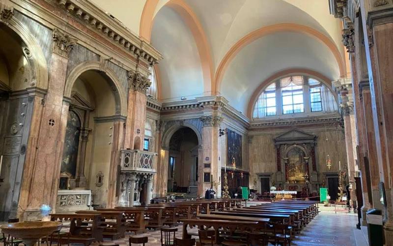 Chiesa di San Trovaso, vista dall'angolo 