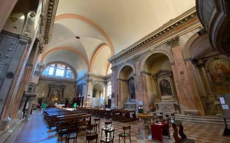 Chiesa di San Trovaso, vista dall'angolo 