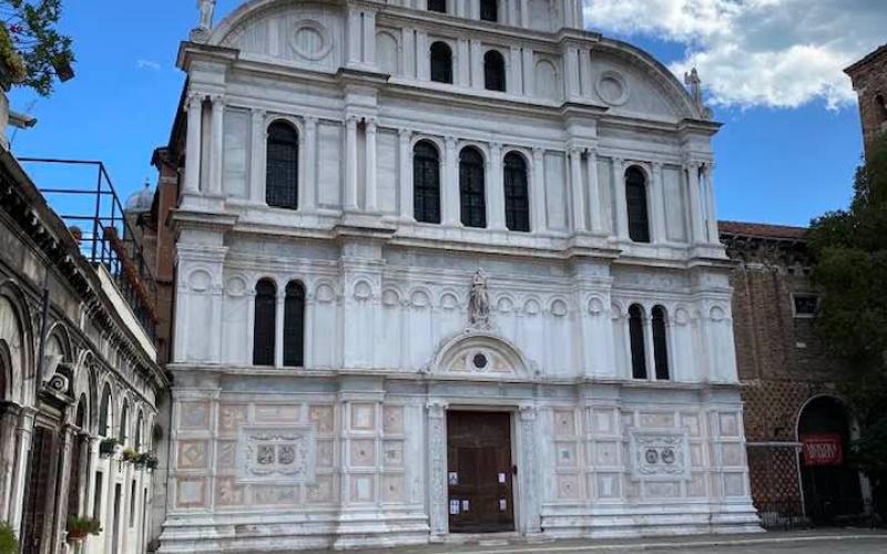 Chiesa di San Zaccaria, la facciata in marmo