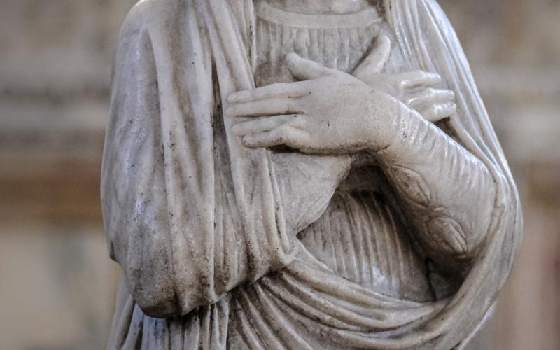 statua di maria nella Chiesa dei miracoli 