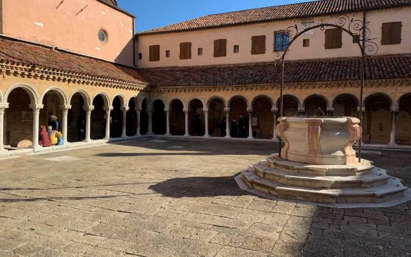 Chiostro della Chiesa di San Michele in Isola a Venezia