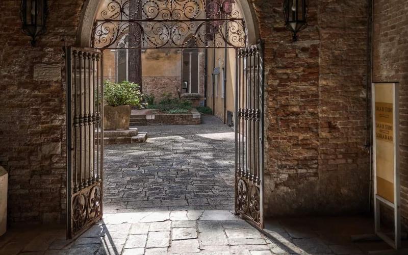 Chiostro del convento dei Frari a Venezia