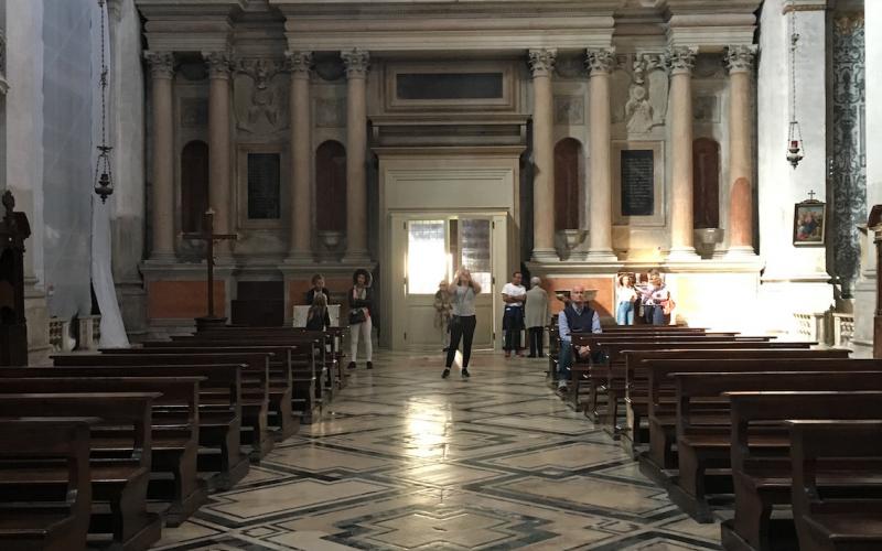 Il pavimento all interno della chiesa dei gesuiti