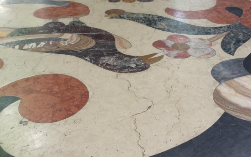 Pavimento del pianerottolo della scala del convento