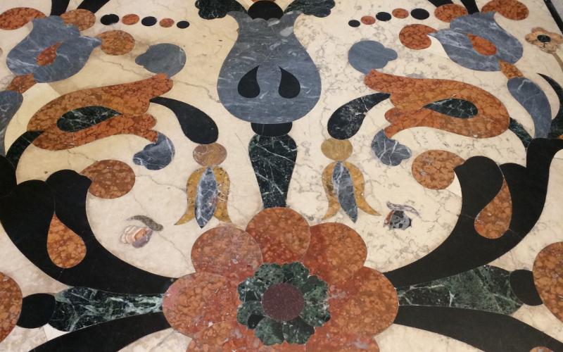 Pavimento del pianerottolo della scala del convento