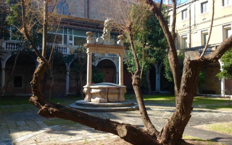 Chiostro dell'ex Convento dei Domenicani a Venezia, ora Ospedale Civile