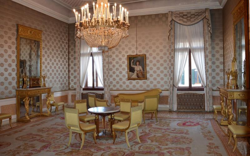 Palazzo Dolfin Manin, gli interni