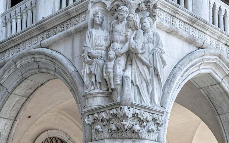 Palazzo Ducale, il Giudizio di Salomone, scultura