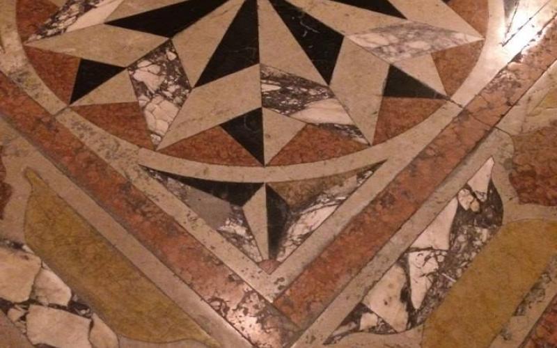 Pianerottoli in marmo intarsiato a Palazzo Ducale, Venezia