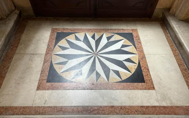 Palazzo Labia, I pianerottoli in marmo intarsiato