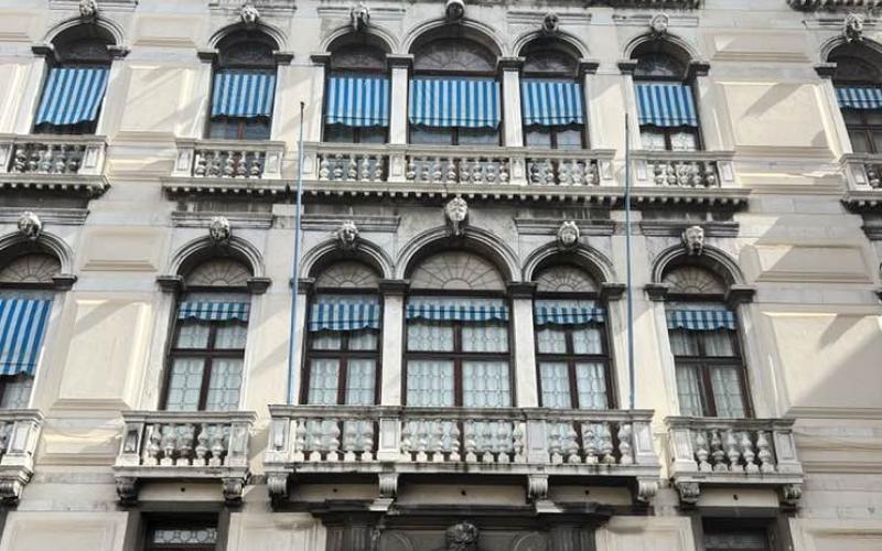 Palazzo Labia, la facciata