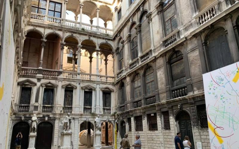Palazzo Pisani a Venezia: i collegamenti aerei tra le due ali del palazzo