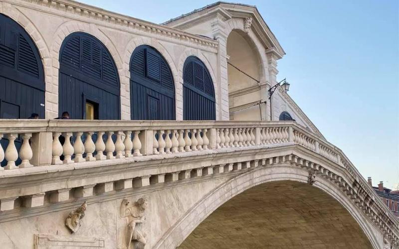 Ponte di Rialto visto dal fondaco dei tedeschi 