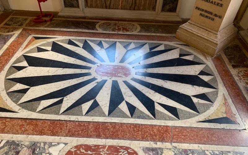 Pavimento del pianerottolo dello scalone della Scuola di San Rocco
