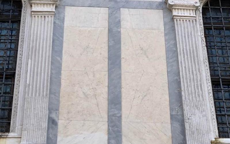 Chiesa di Santa Maria dei Miracoli a Venezia, i marmi esterni 