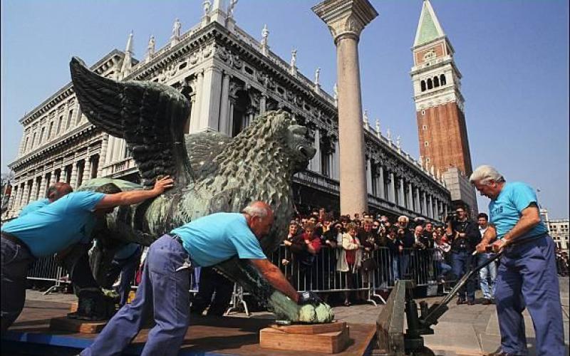 1991 - restauro del leone di San Marco