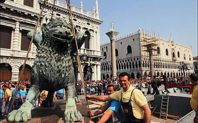 1991 - restauro del leone di San Marco