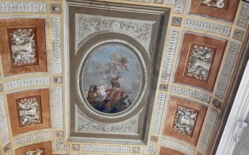 Il soffitto dello scalone dell'ala napoleonica