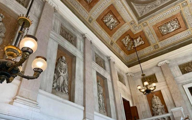 Il soffitto dello scalone dell'ala napoleonica