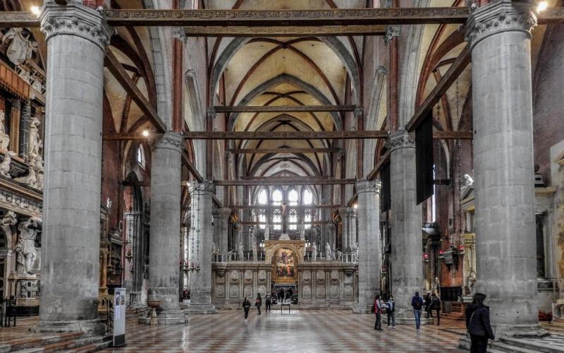 Chiesa Frari, interno: esempio di architettura gotica