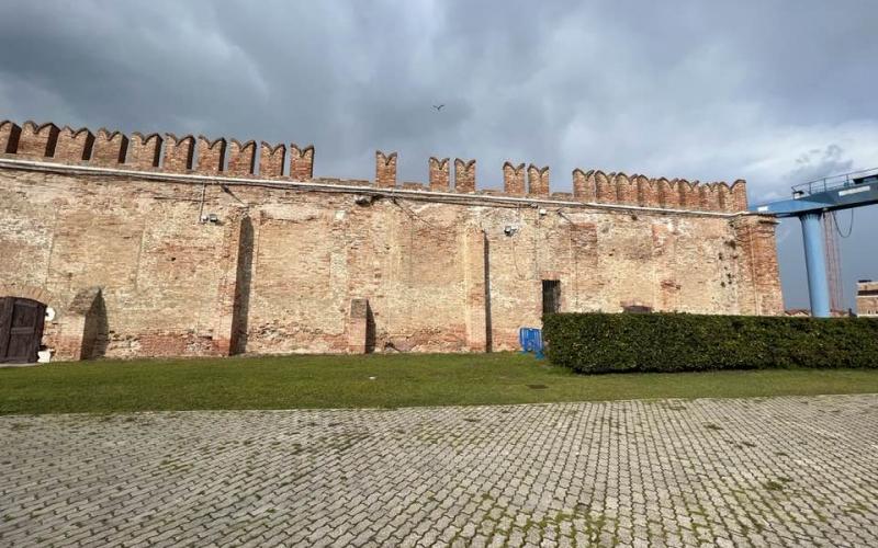 Interno dell'arsenale di Venezia, piazza e torre della campanella