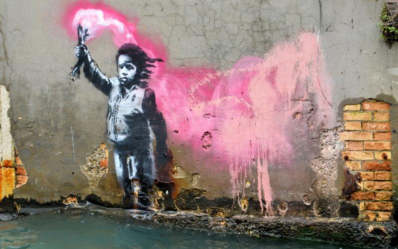 banksy vicino alla chiesa di san pantalon