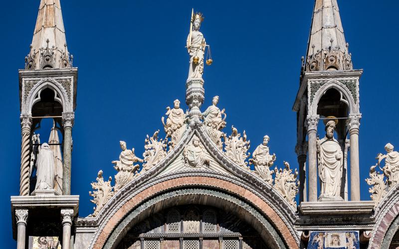 Basilica di San Marco, la statua delle Giustizia