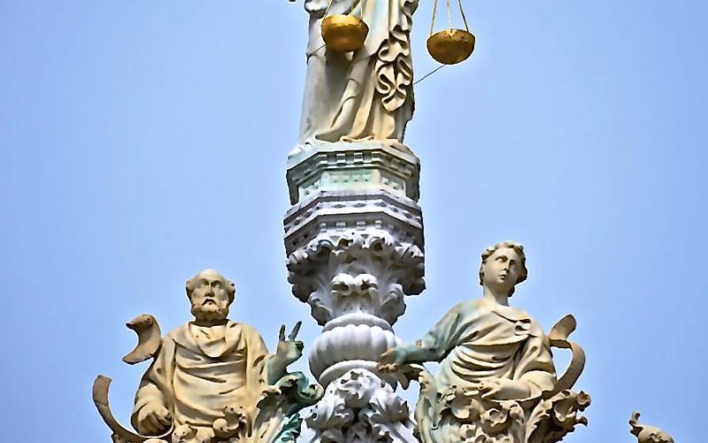 Basilica di San Marco, facciata sud, statua