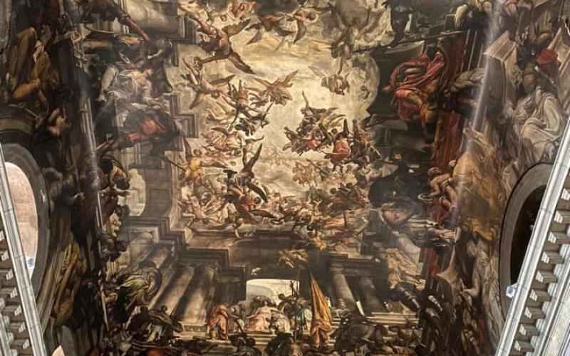 L'immensa tela dipinta e collocata a soffitto sulla Chiesa di San Pantalon