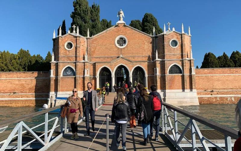 Ponte pedonale provvisorio per l'isola di San Michele