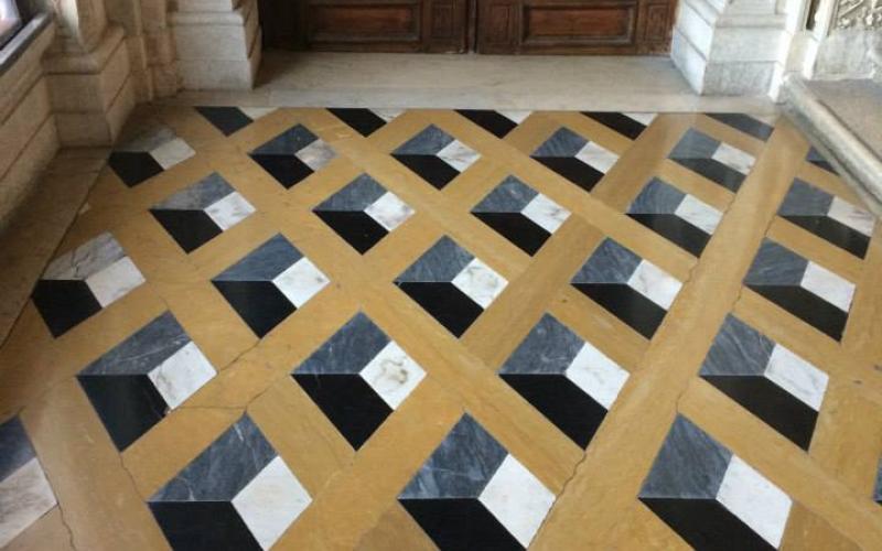 Pianerottoli in marmo intarsiato a Palazzo Ducale, Venezia