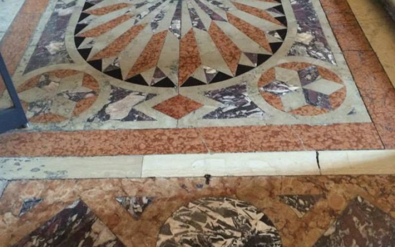 Pianerottoli in marmo intarsiato a Palazzo Ducale, Venezia