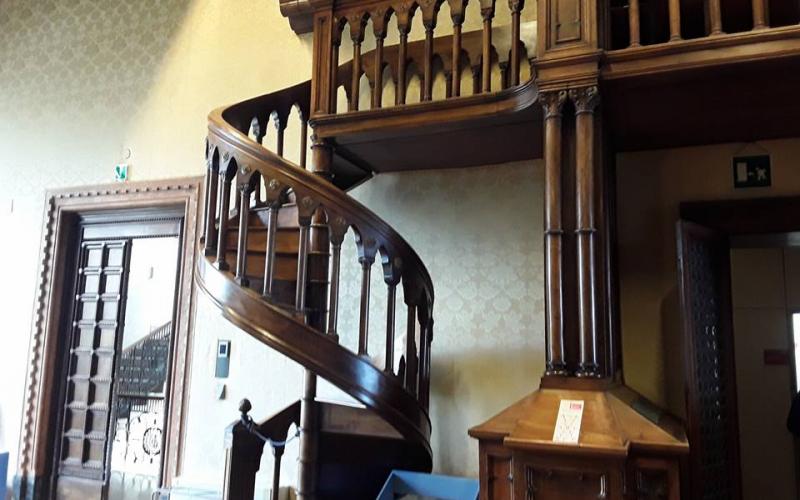 La biblioteca di Palazzo Cavalli Franchetti a Venezia, particolare della scala
