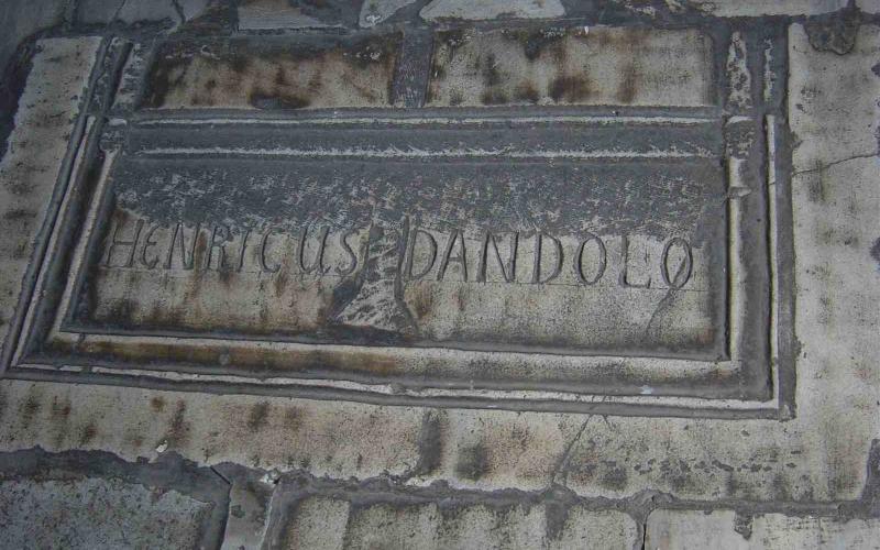 Tomba del doge Enrico Dandolo a Costantinopoli